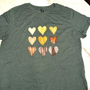 SHEIN green tshirt with hearts - Size 2XL Curvy